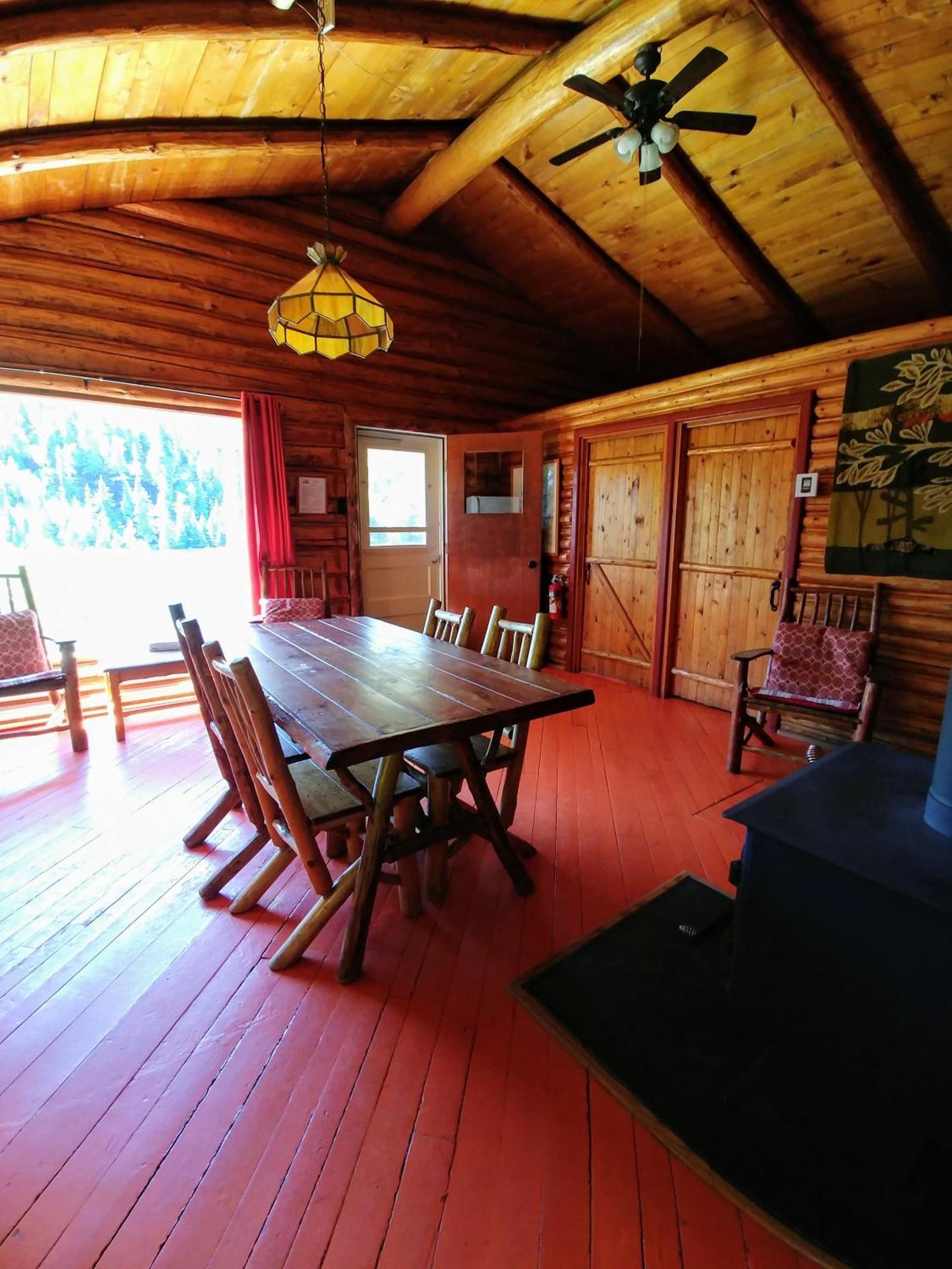 Kan-A-Mouche Pourvoirie Auberge Et Chalets Saint-Michel des Saints Bilik gambar