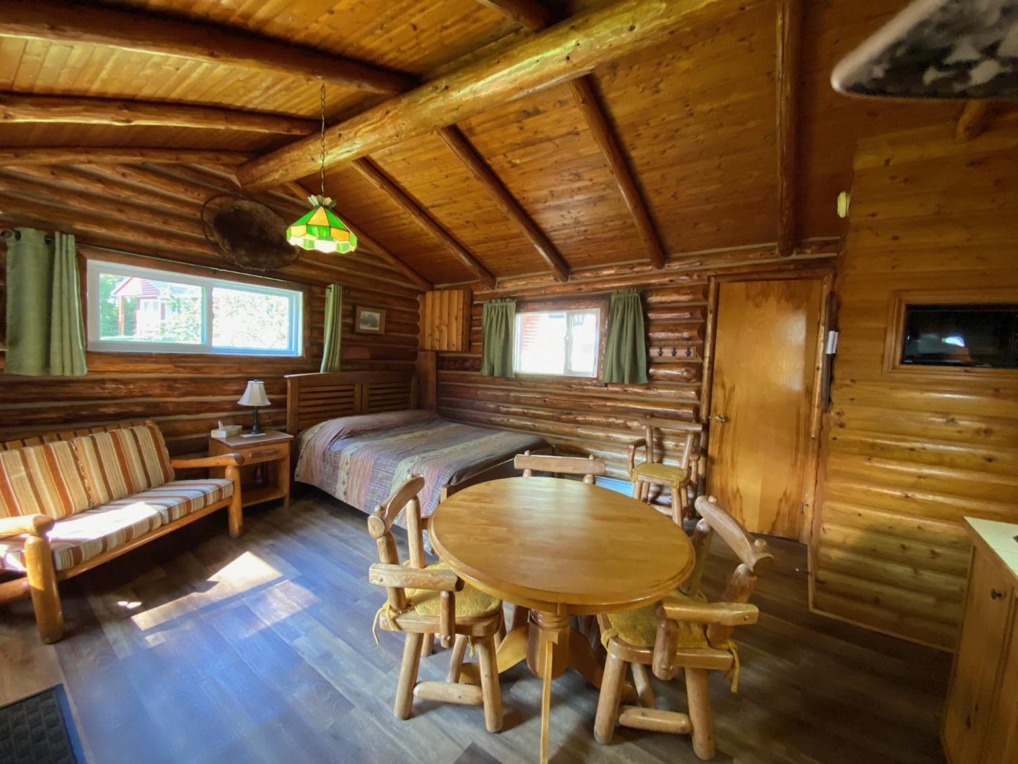 Kan-A-Mouche Pourvoirie Auberge Et Chalets Saint-Michel des Saints Bilik gambar