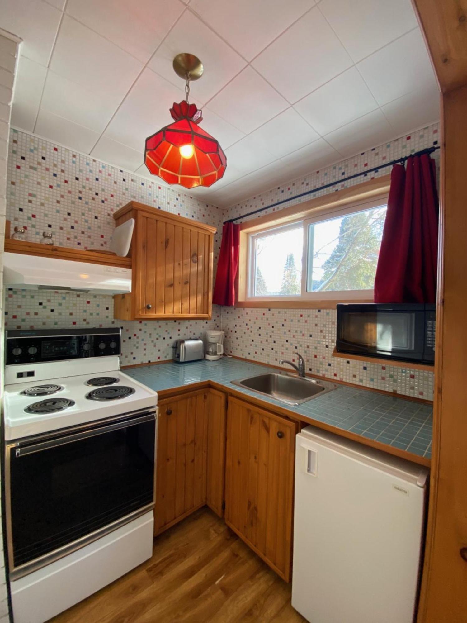 Kan-A-Mouche Pourvoirie Auberge Et Chalets Saint-Michel des Saints Bilik gambar
