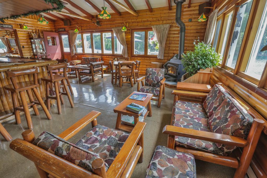 Kan-A-Mouche Pourvoirie Auberge Et Chalets Saint-Michel des Saints Luaran gambar
